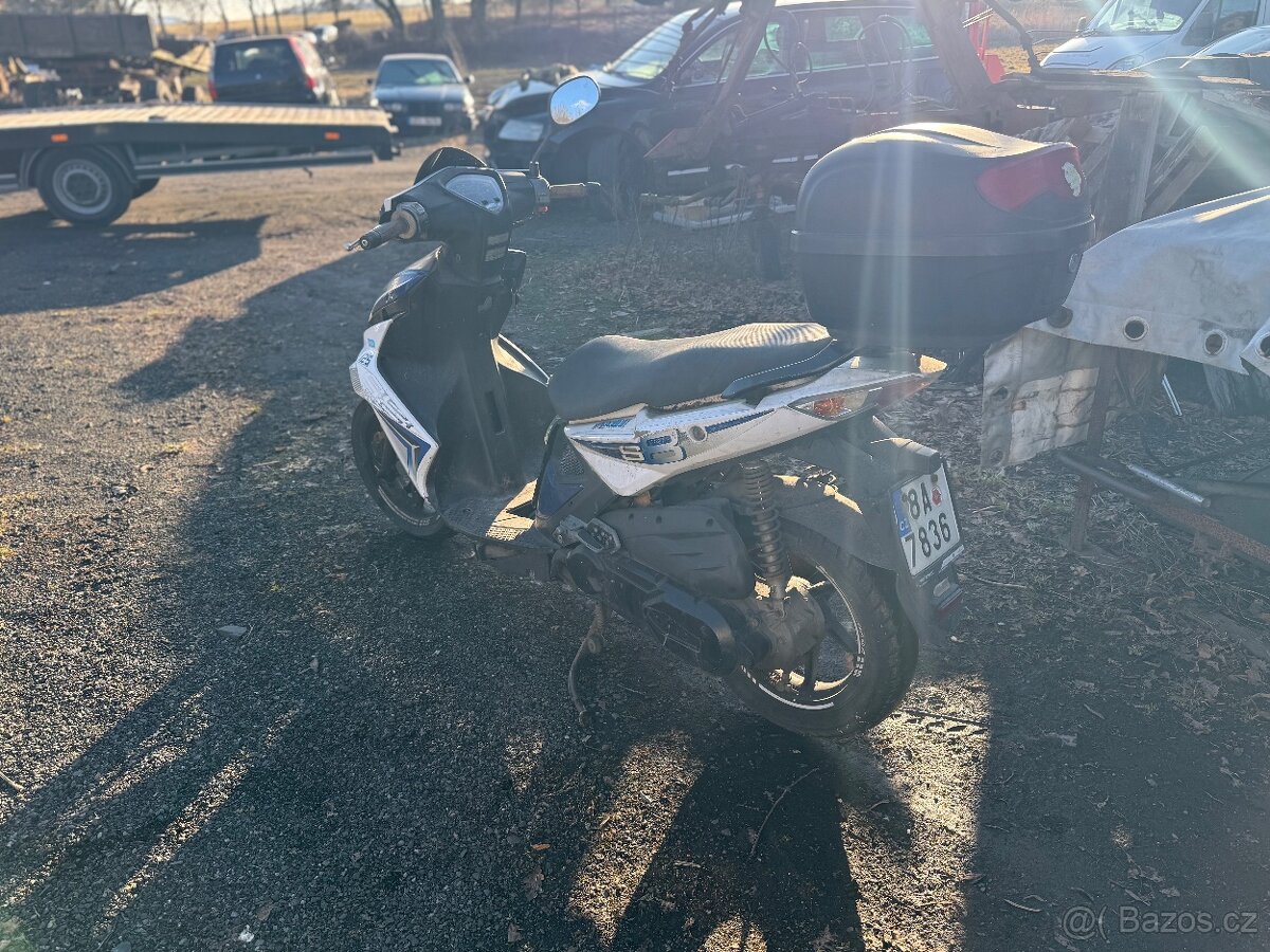 Skútr Kymco 125ccm - 4