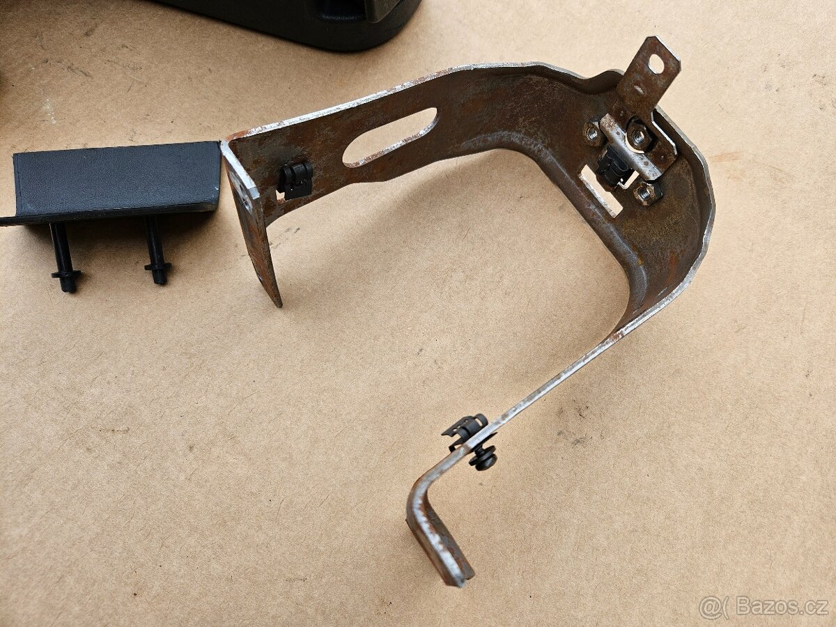 Fiat Stilo loketní opěrka černá - 4