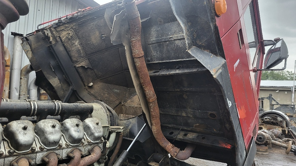 Kabina T815 T1 - 4