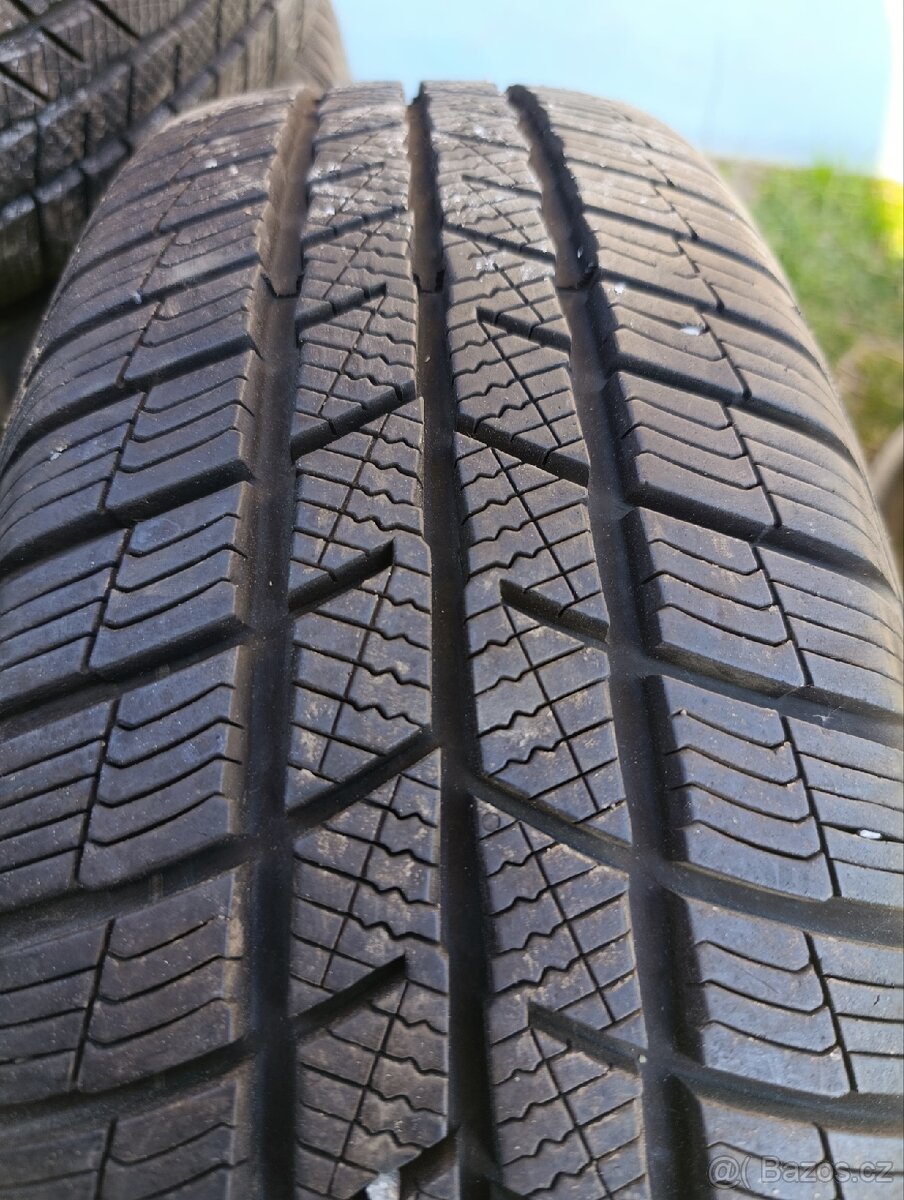 Barum 215/70/16 - 4