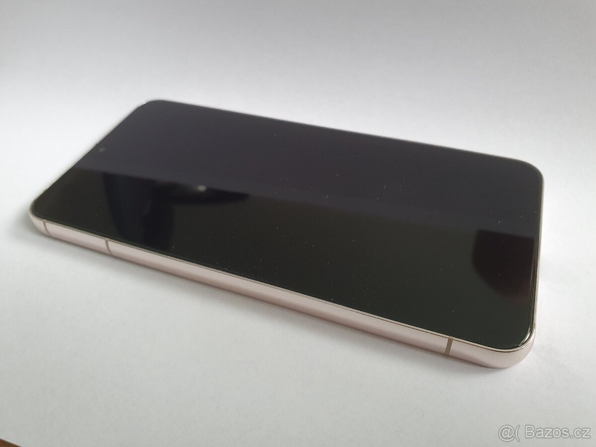 Samsung Galaxy S22 - 4