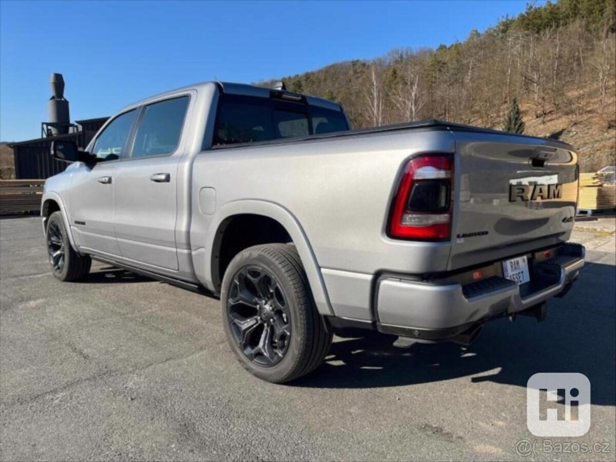 RAM 1500 5,7 V8 Limited Night Edition