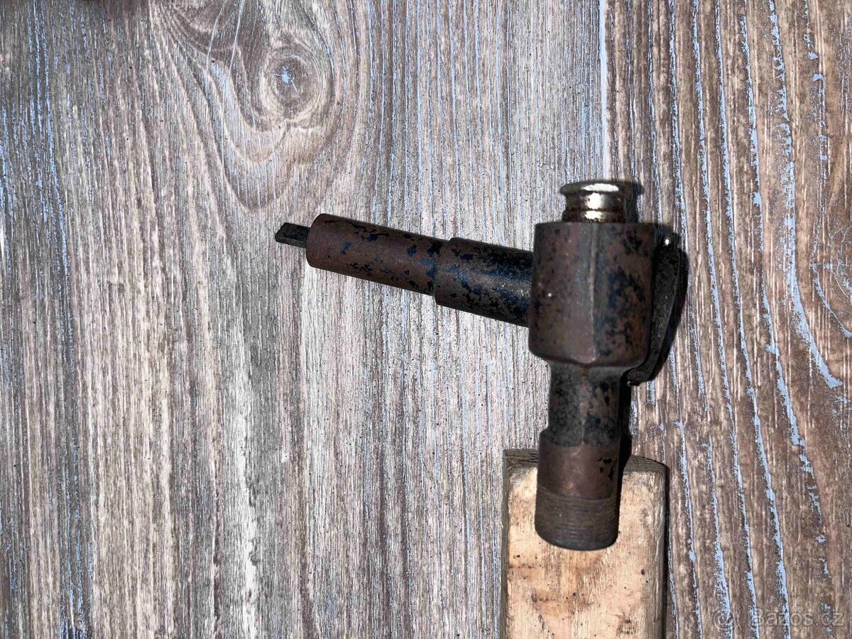 Morgan - šikmý převodník k tachometru na přední kolo. - 4