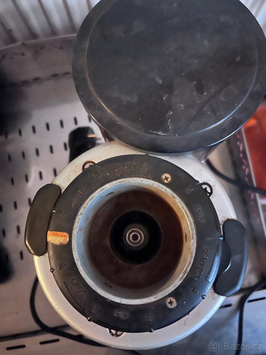 Profi mlýnek na kávu La Scala málo používaný - 4