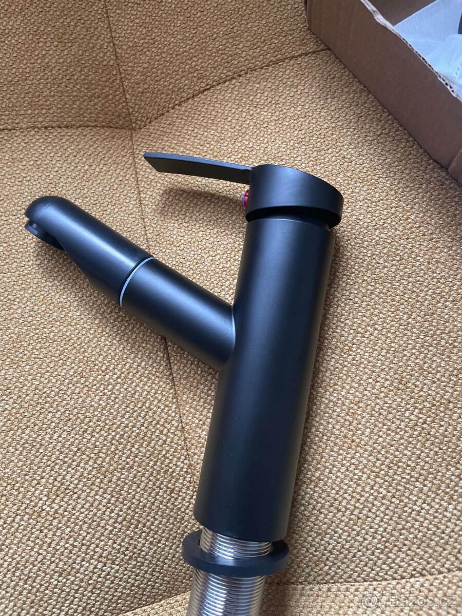 Černá matná umyvadlová baterie - 4