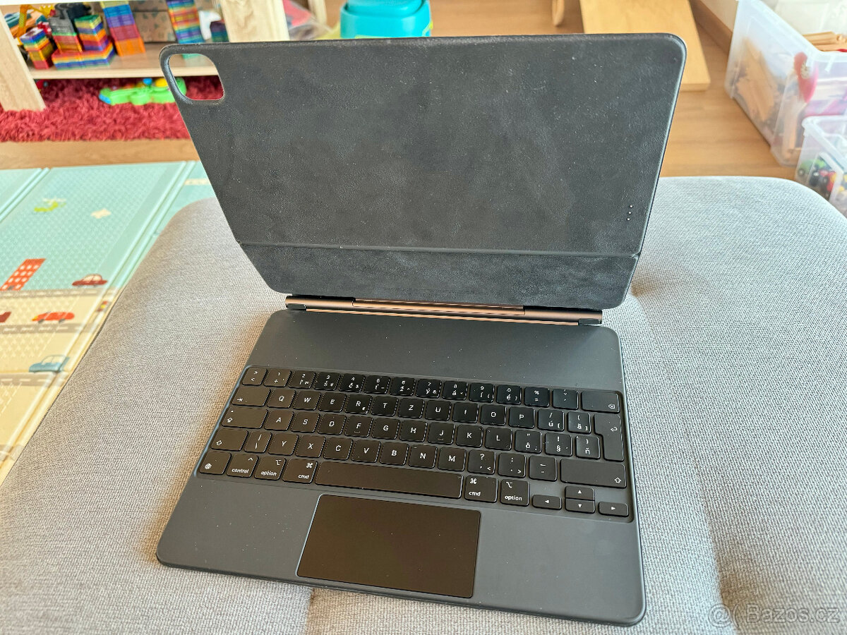 iPad Pro 12.9" (4. gen, 256 GB, Wi-Fi) + Magic Keyboard - 4