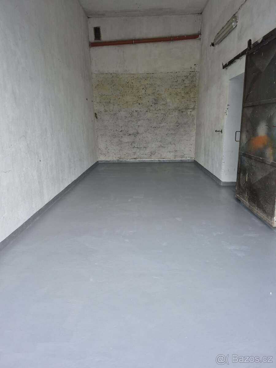 Sklad/garáž v Říční ulici v Lounech - 4