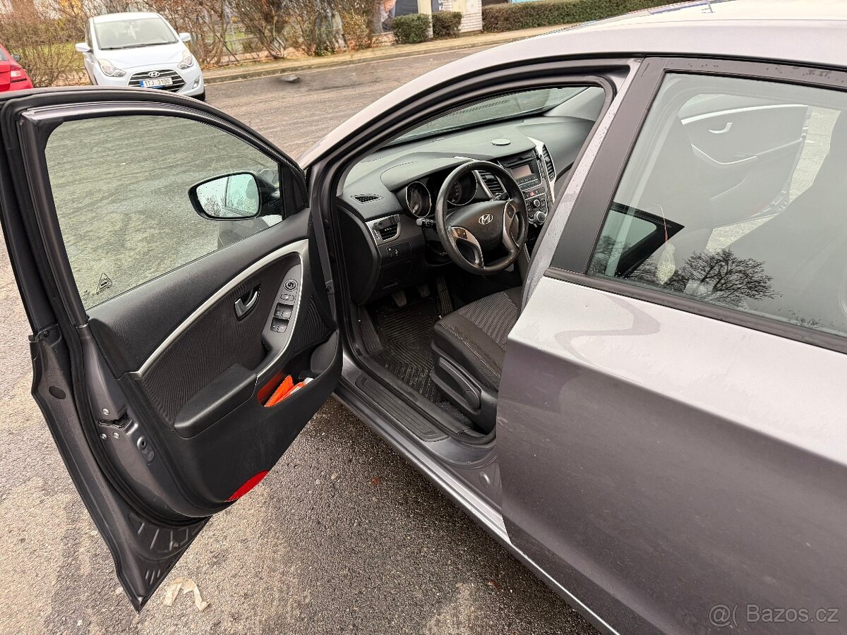Hyundai i30, 1.4 benzín 2013 - 4