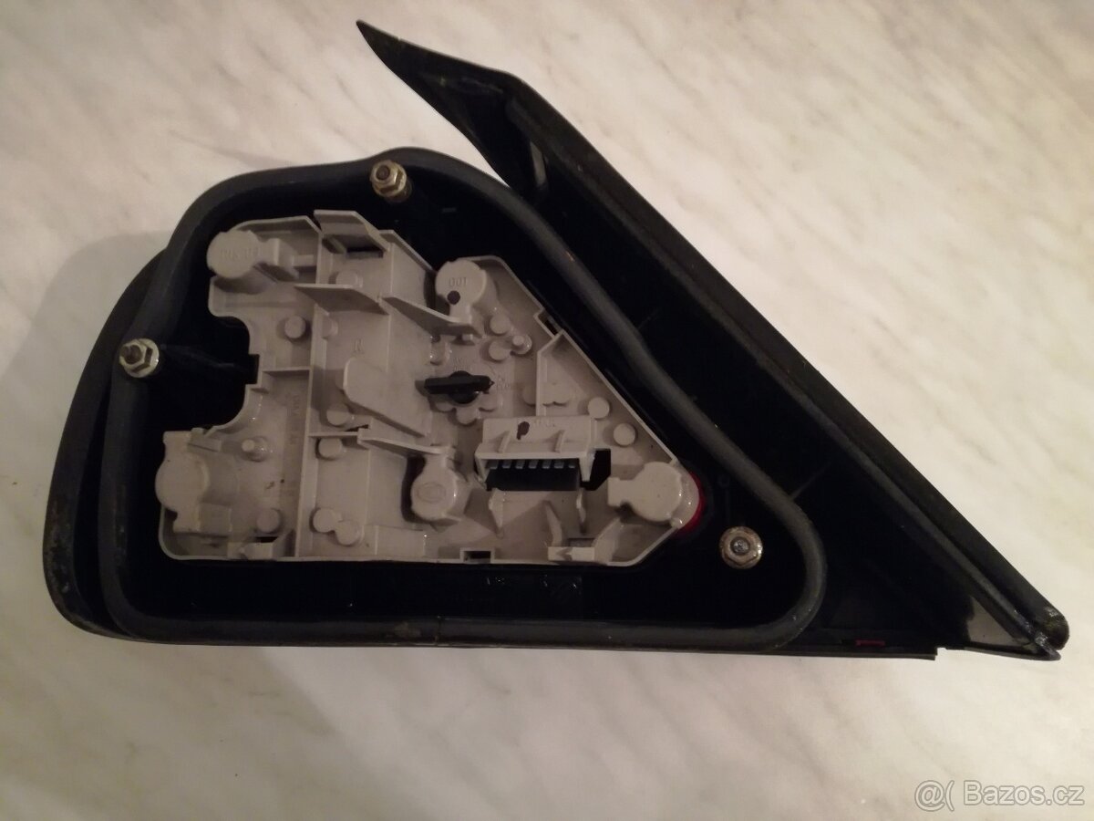 Jaguar XJ x300 Pravé zadní světlo - 4