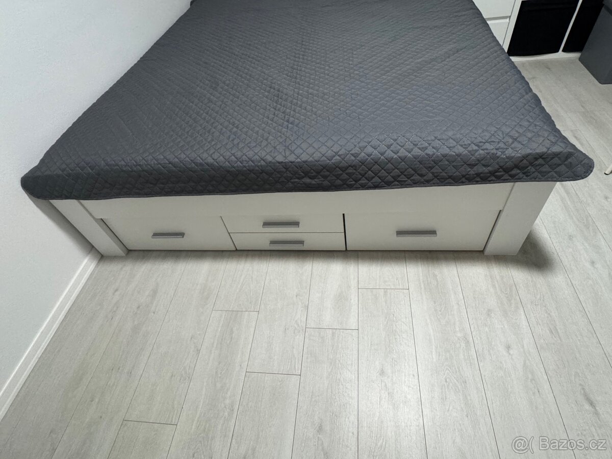 Manželská postel 180x200 cm, bez matrací - 4
