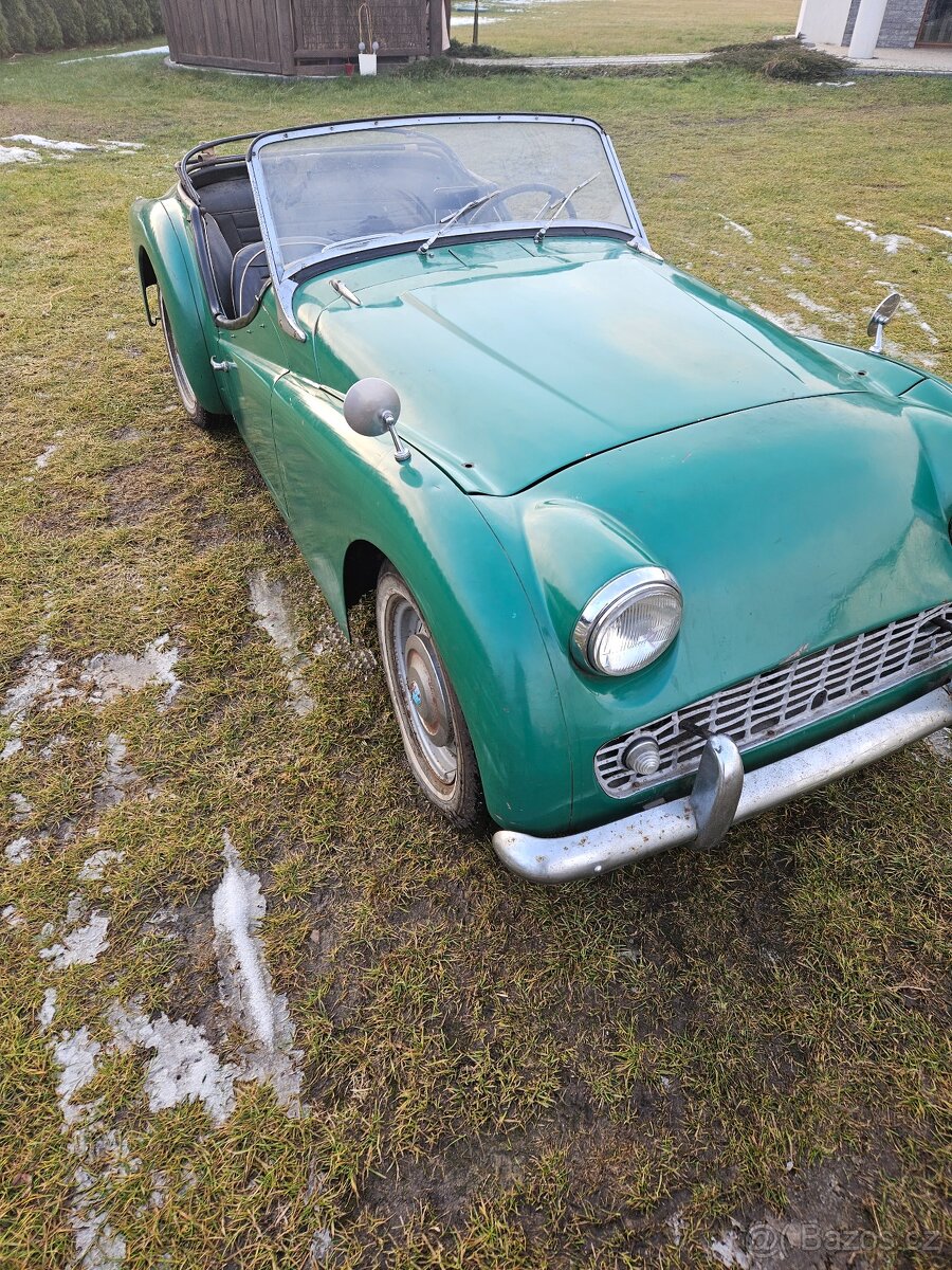 triumph tr3 - 4