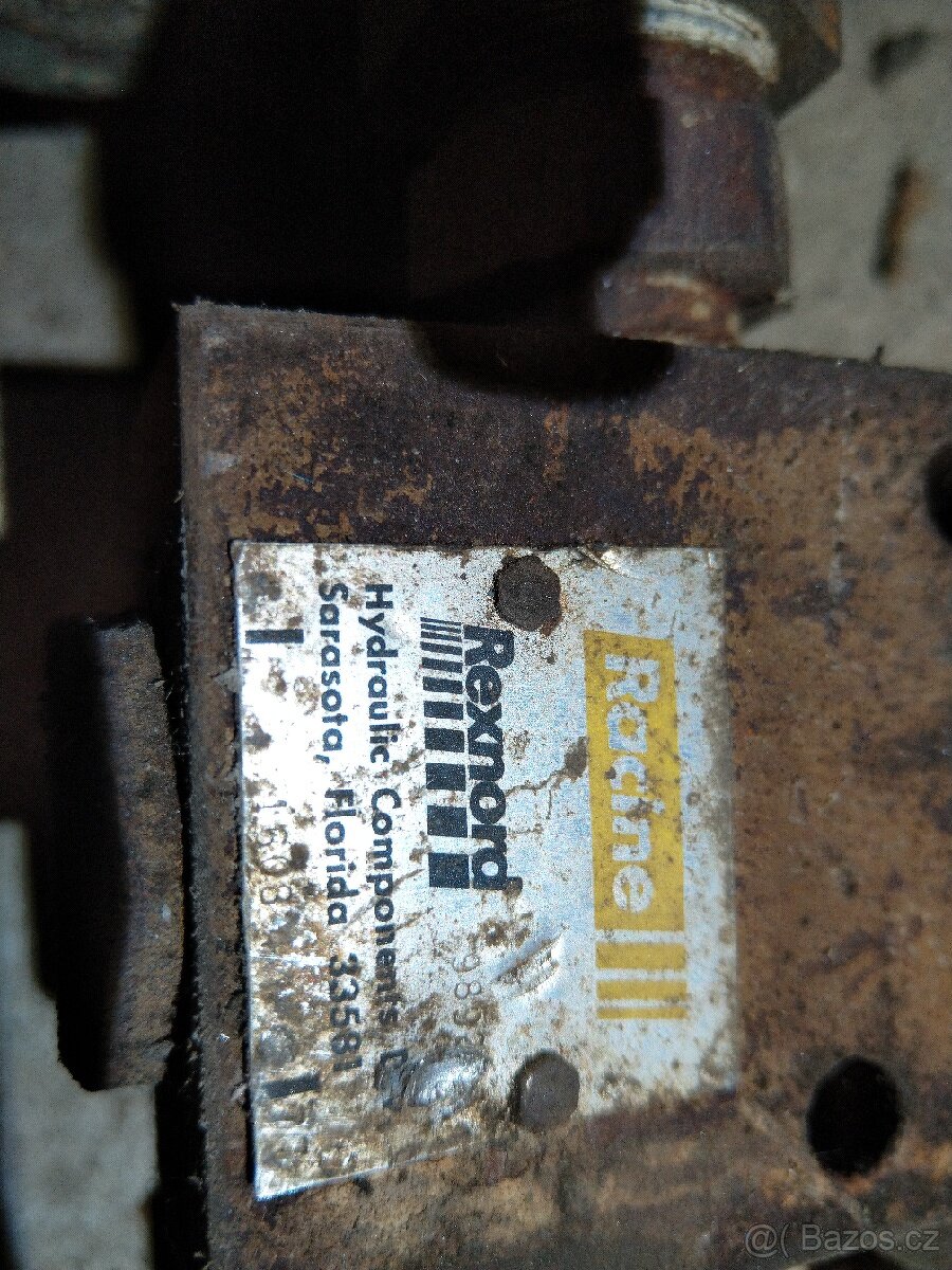 4 sekční rozvaděč Racine - 4