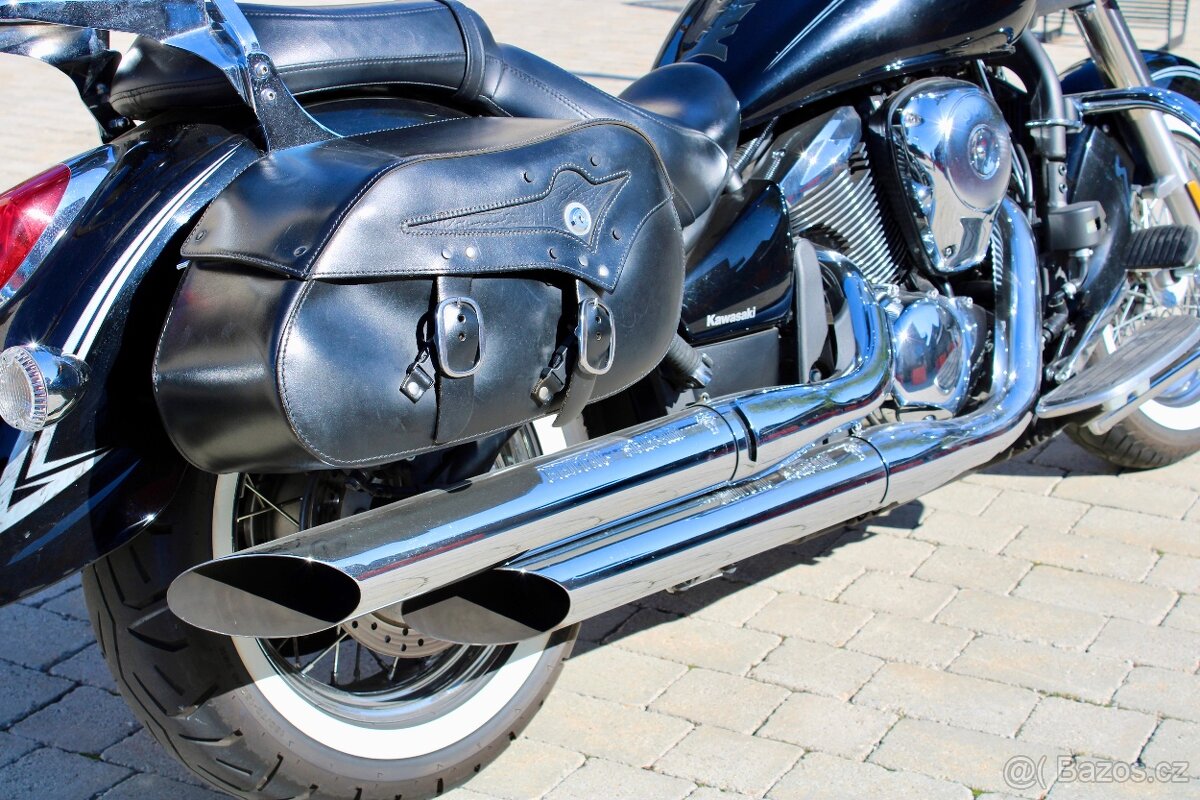 Kawasaki Vulcan VN 900 Classic Special Edition - 4