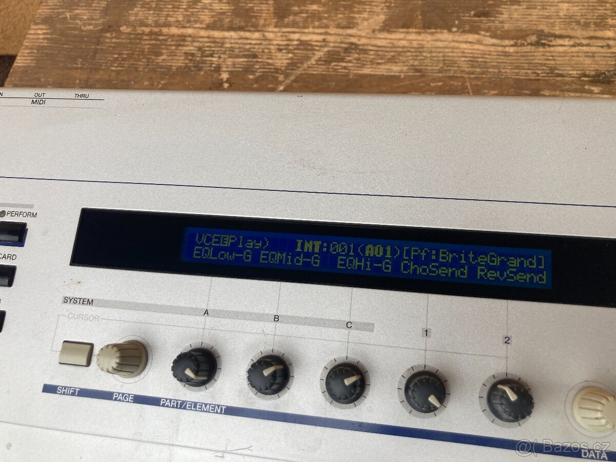 Syntezátor Yamaha CS6X - 4