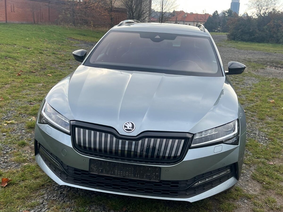 ŠKODA SUPERB KOMBI 1.4 TSi iV SPORTLINE - 4