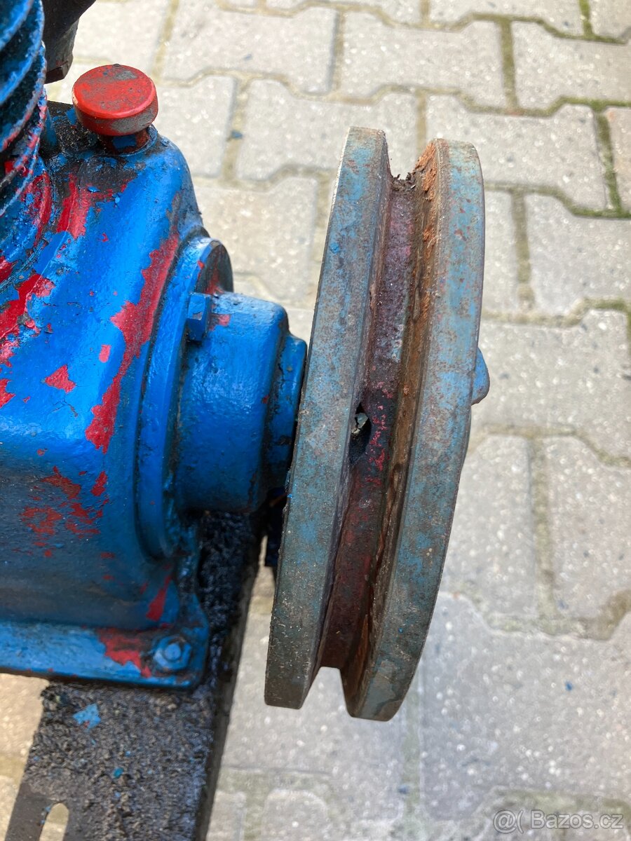 Malý litinový kompresor - 4