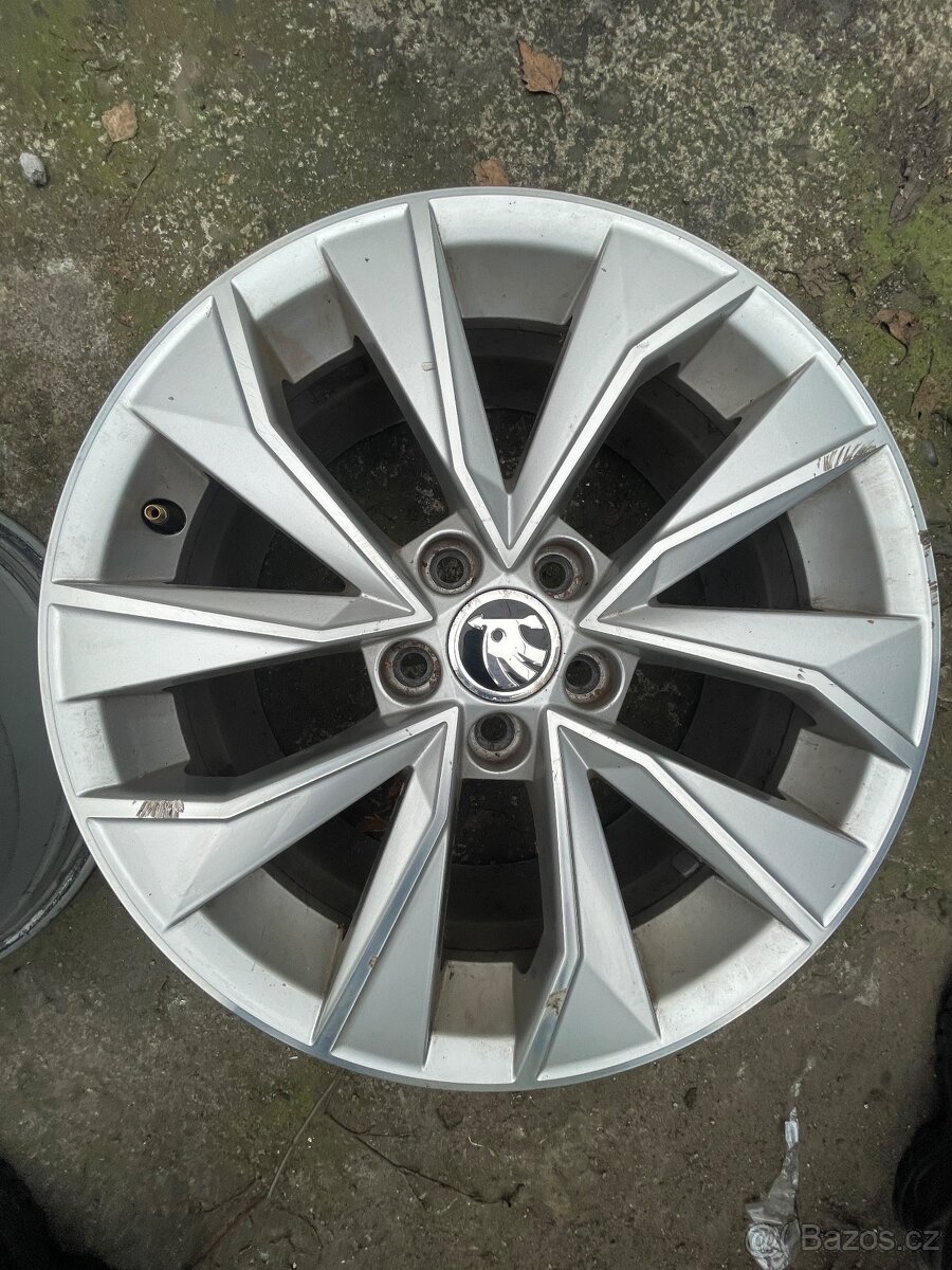 Alu originál Škoda 5x100 R16 - 4