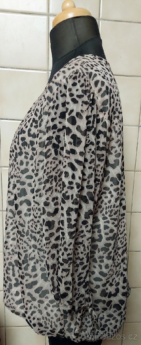 Jemná lehká halenka XXL. - 4