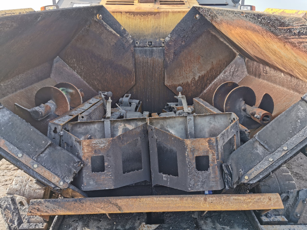 Prodám VOLVO ABG 6870 kolový finišer - 4