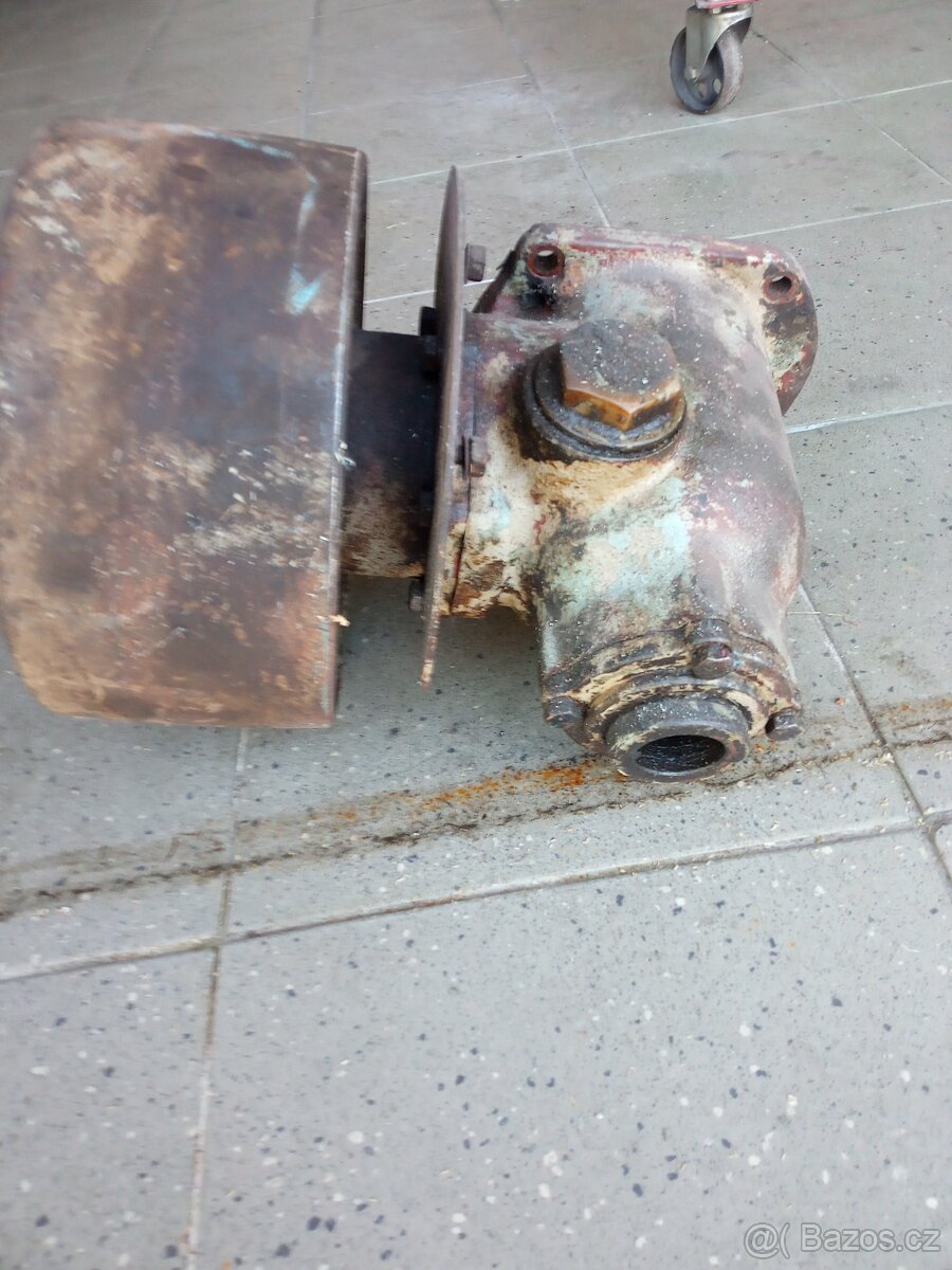 Zetor 25 uhlová převodovka - 4