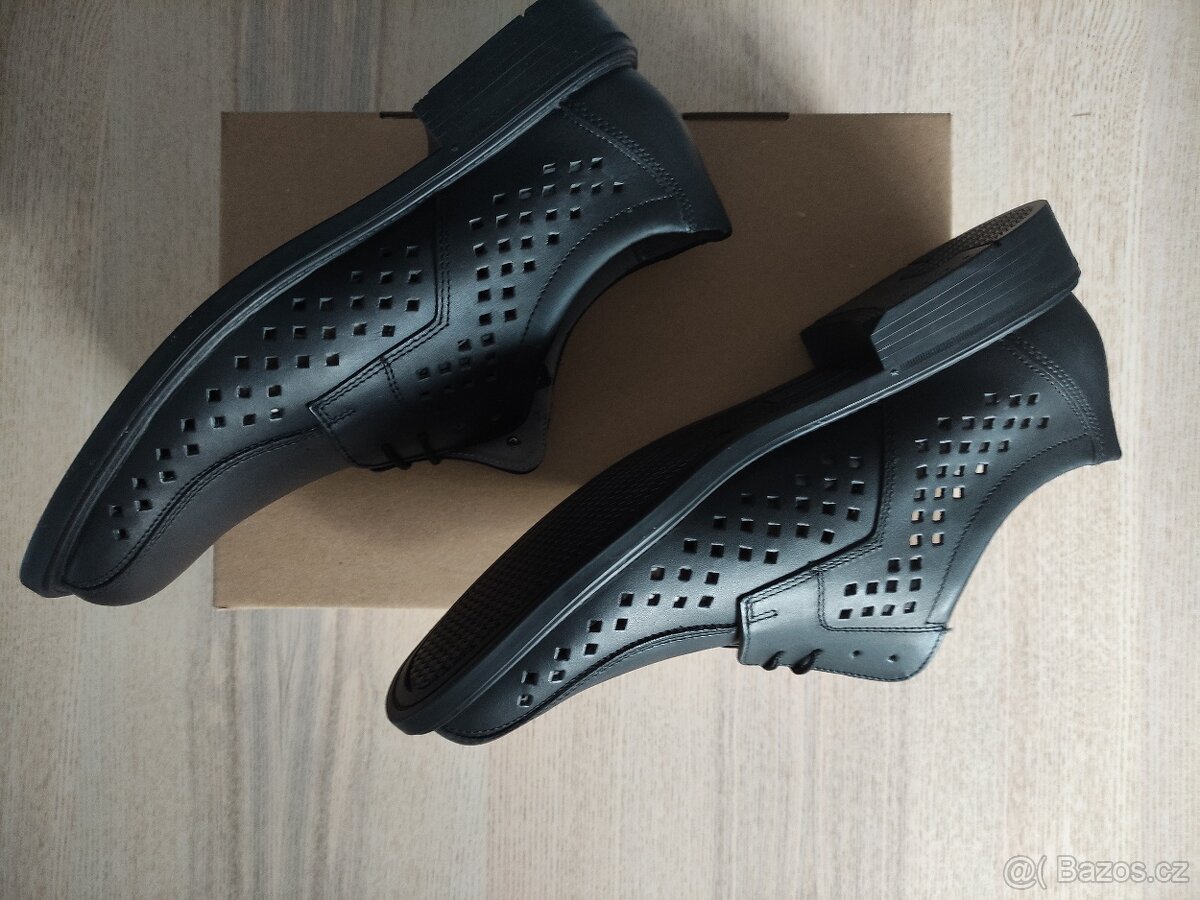 Polobotky černé, perforované vel. 11 (EUR 46) - 4