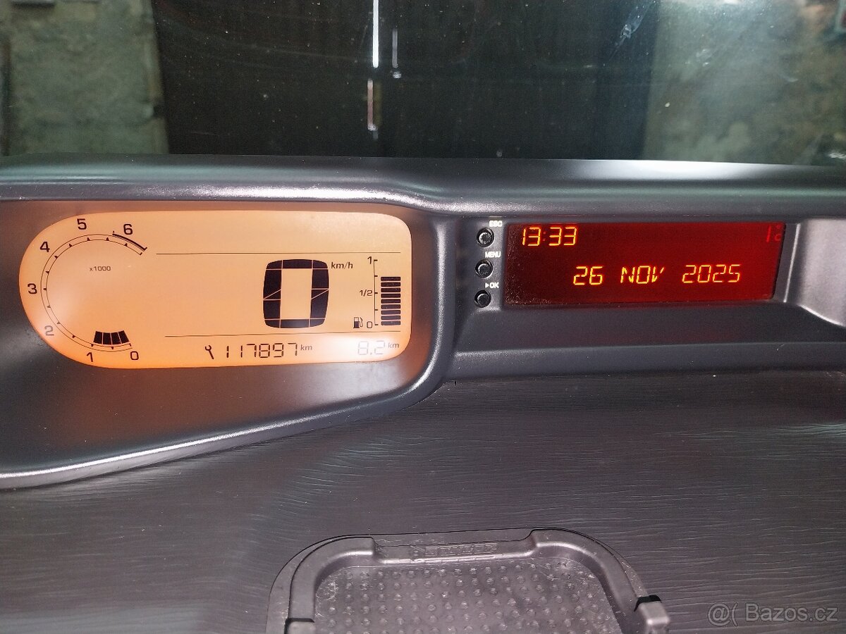 Citroen c3 picasso 2009 1.4 vti 70kw - 4