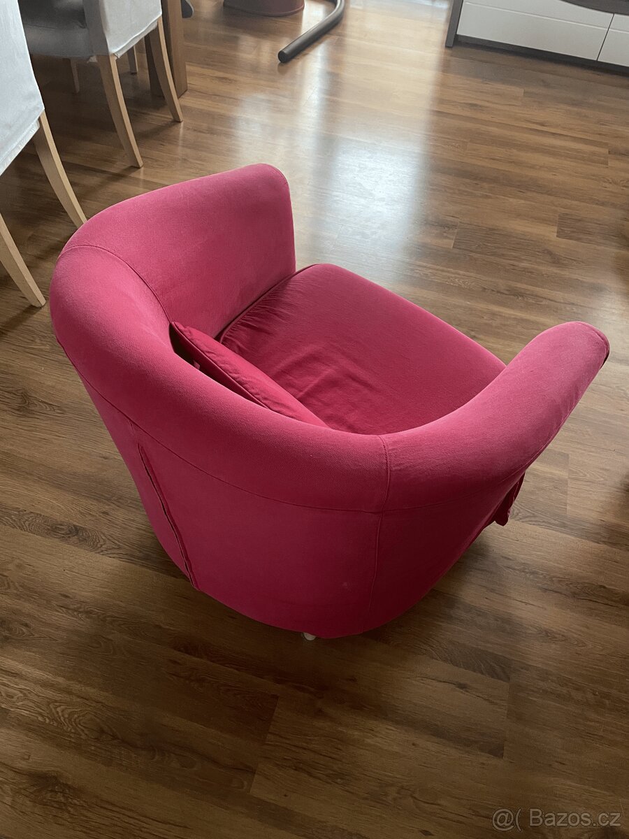 Sedačka a dvě křesla IKEA - 4