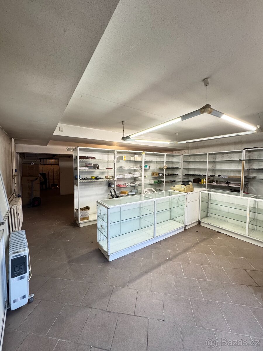 Prodej prostorné garáže - 4