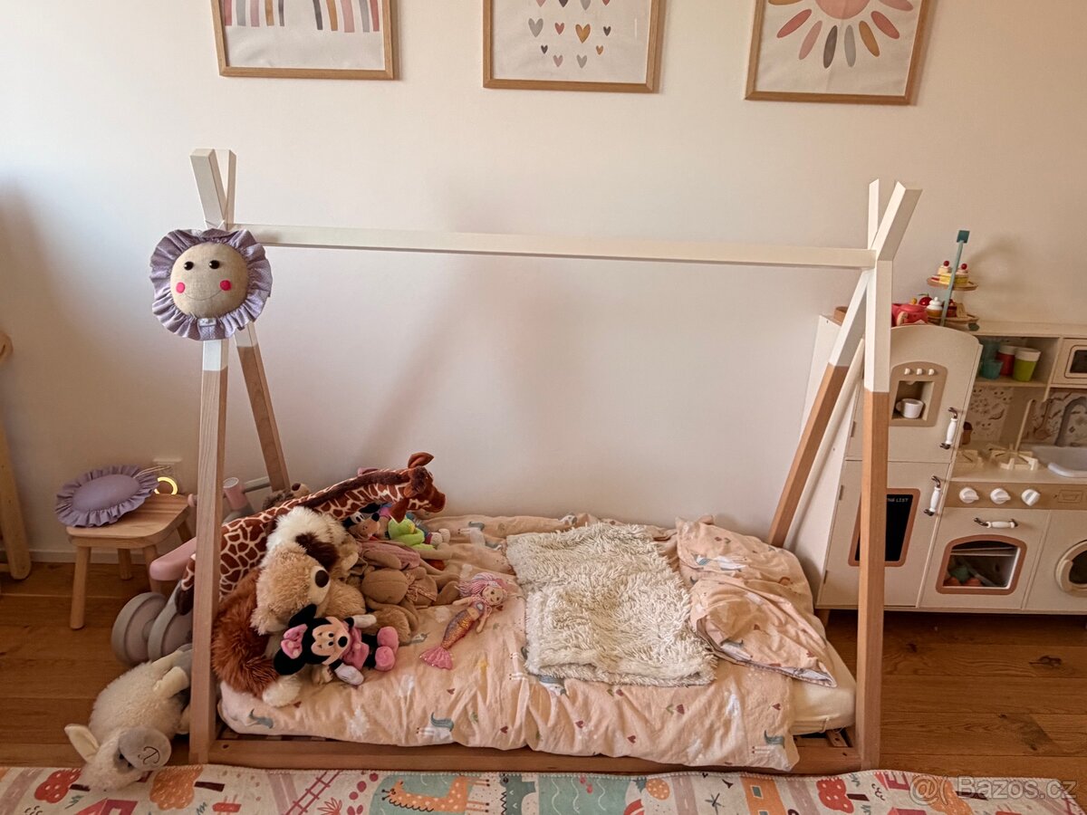 Child bed with full set - 4