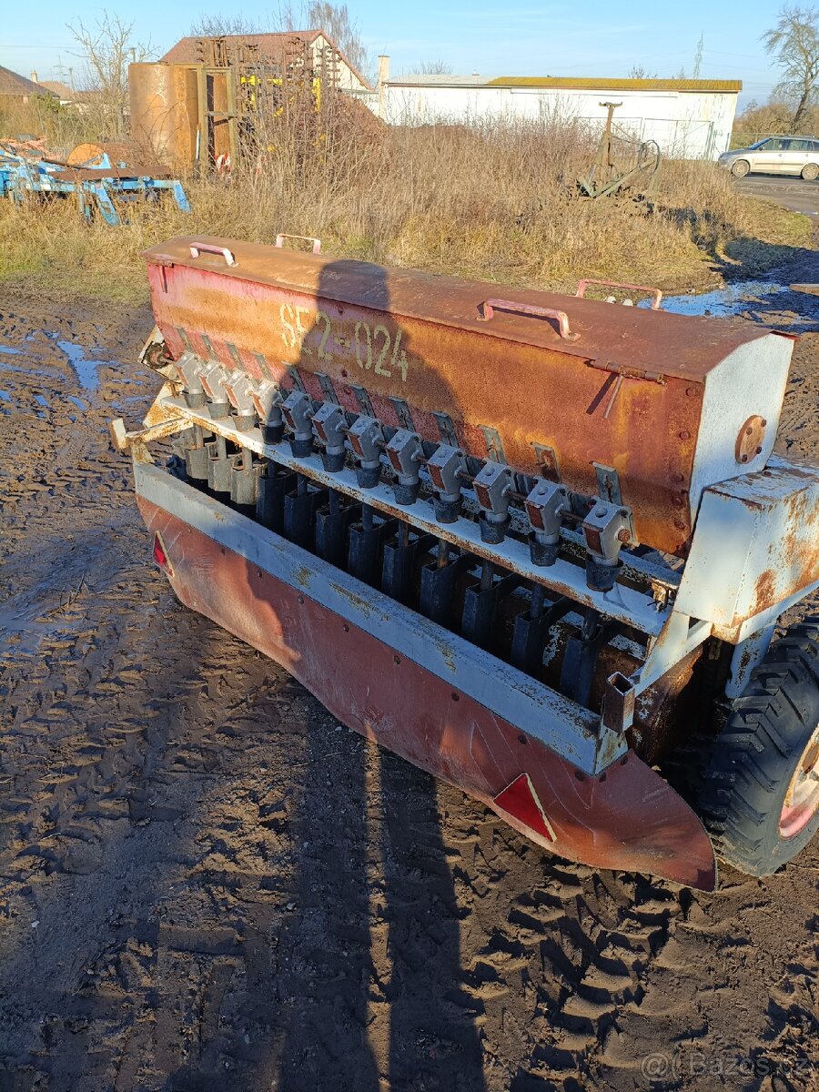 Secí stroj na přísev trav SE2-024 - 4