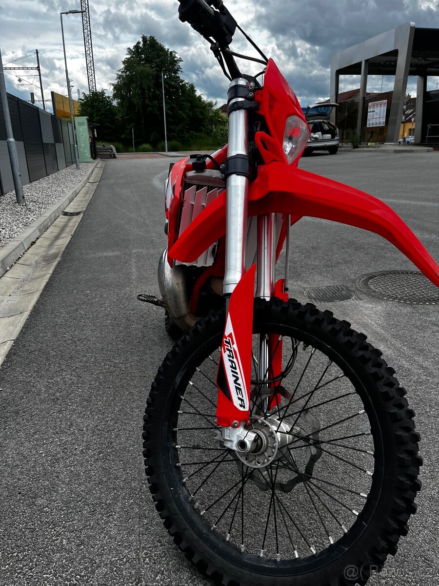 Beta Xtrainer 300 – r.v. 2023, 100 mth