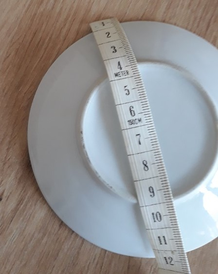 Prodám 6 malovaných porcelánových talířků (podšálků) - 4