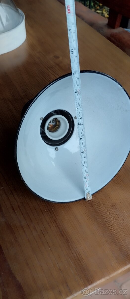 Staré smaltované industriální svítidlo světlo - 4