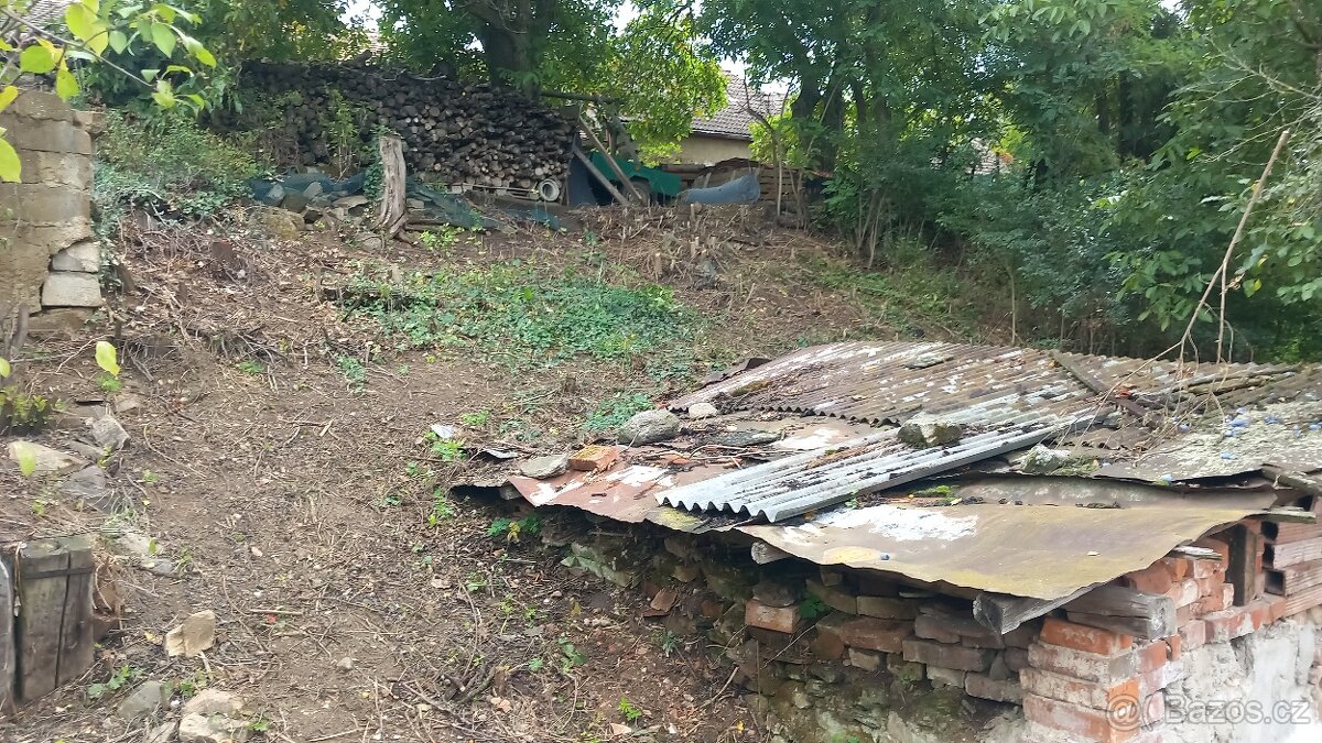 Pozemek se sklepem u dukovan - 4