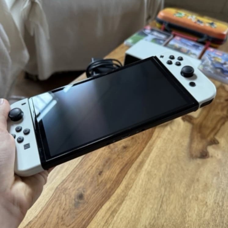 Nintendo Switch OLED - 4