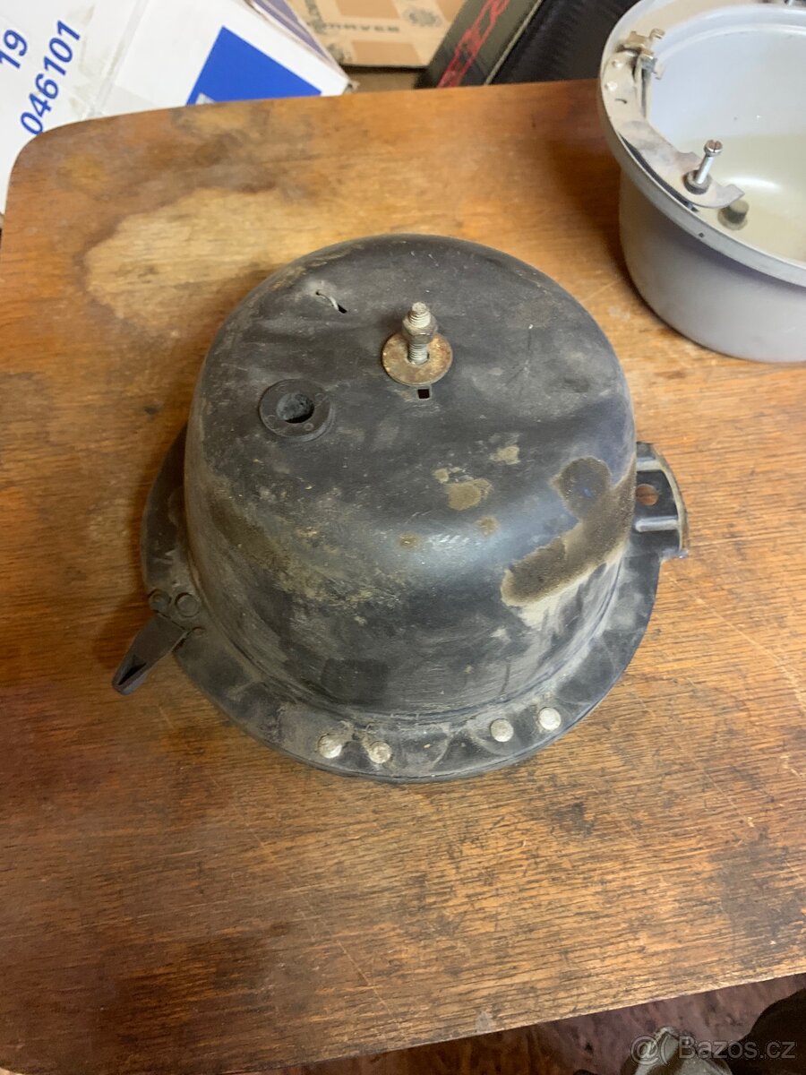 Dva hrnce předního světla Trabant - 4
