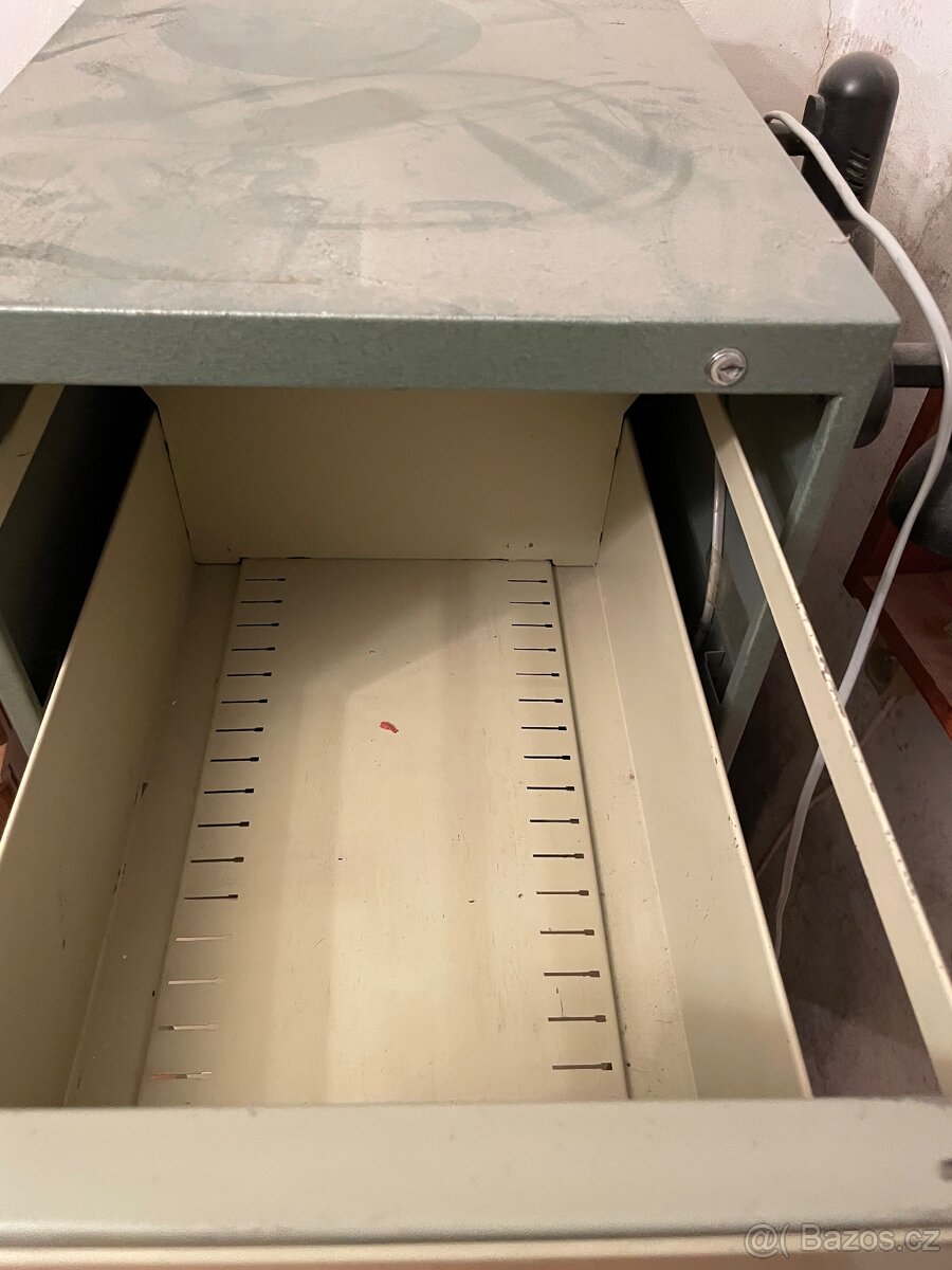 Kovová kartotéka - 4