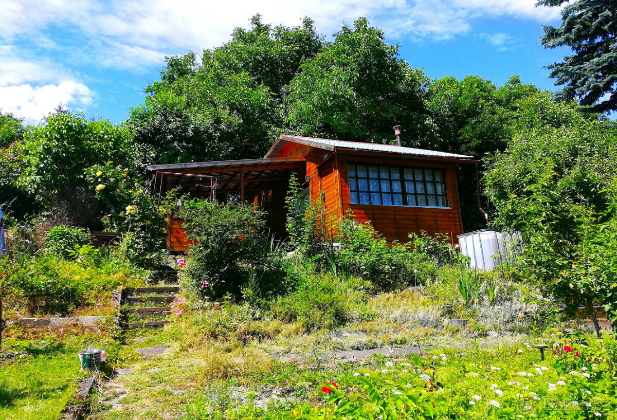 Kladno - prodej chaty s ev.č. s rozlehlou zahradou 845m2 - 4