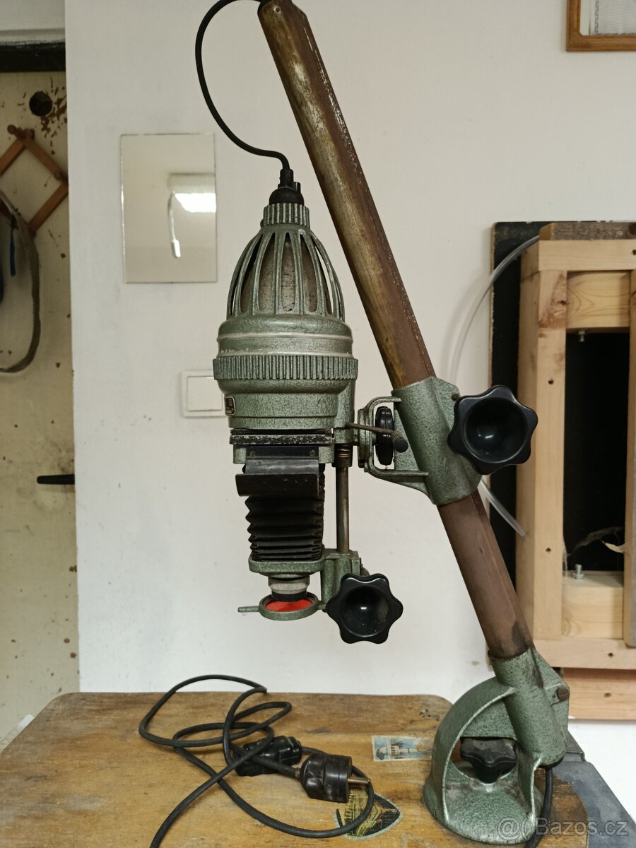 Starší zvětšovací přístroj - 4