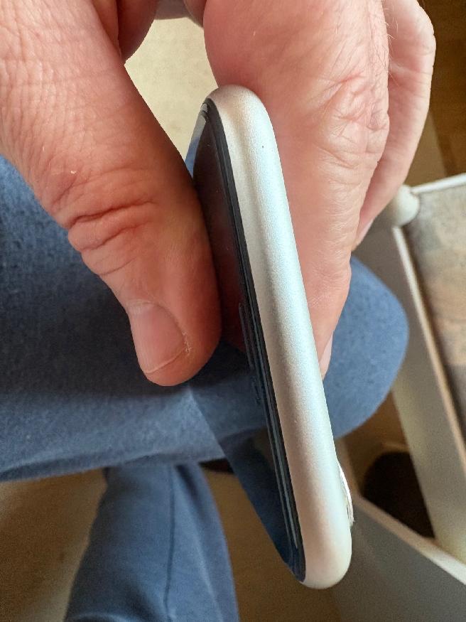 Prodám iPhon 11-64 Gb - 4