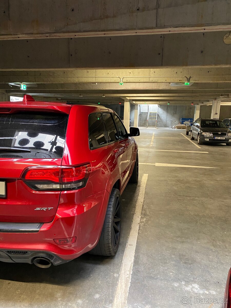 Jeep Grand Cherokee SRT - 4