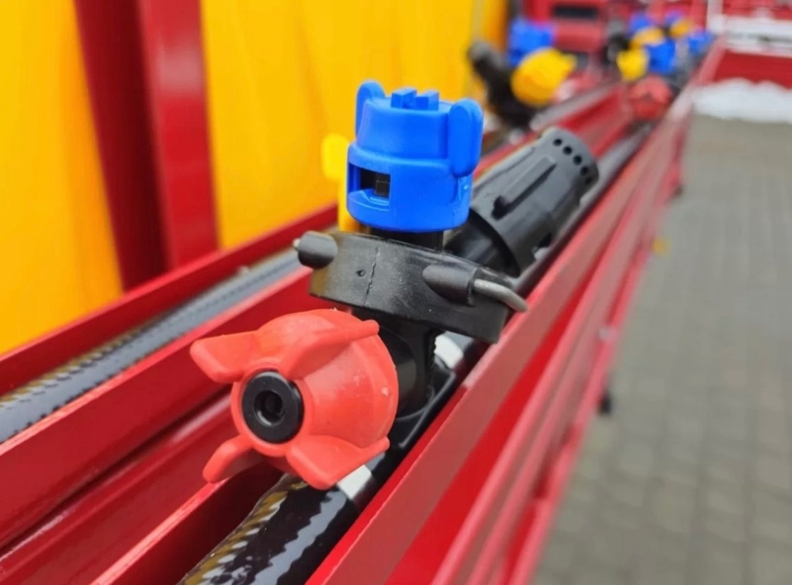 Postřikovač na traktor Strumyk - 4