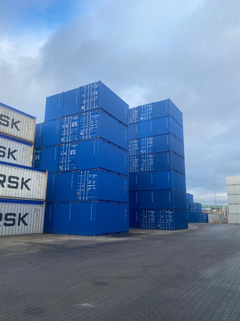 Nove i použité Lodní kontejnery různé velikosti a barvy - 4