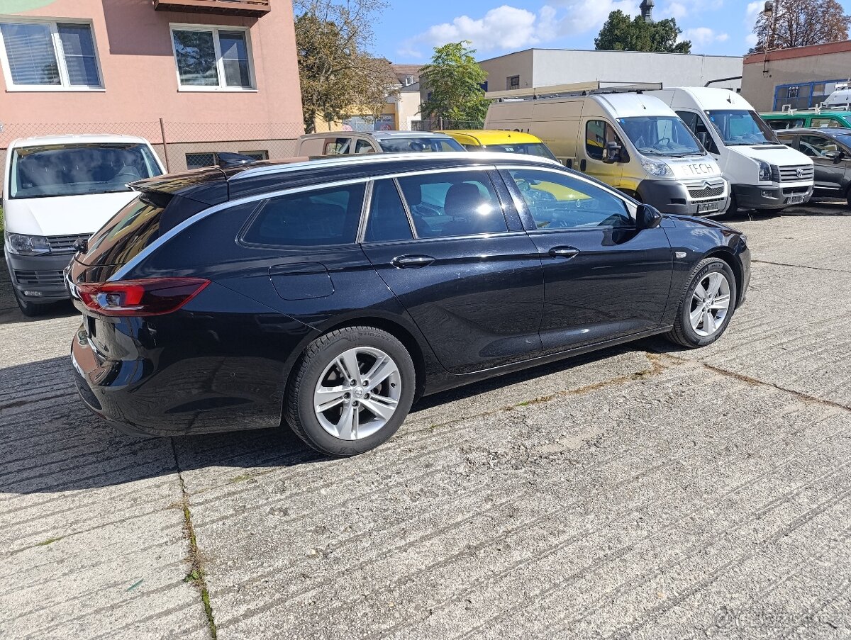 Opel Insignia B Sport Tourer Benzín - 4