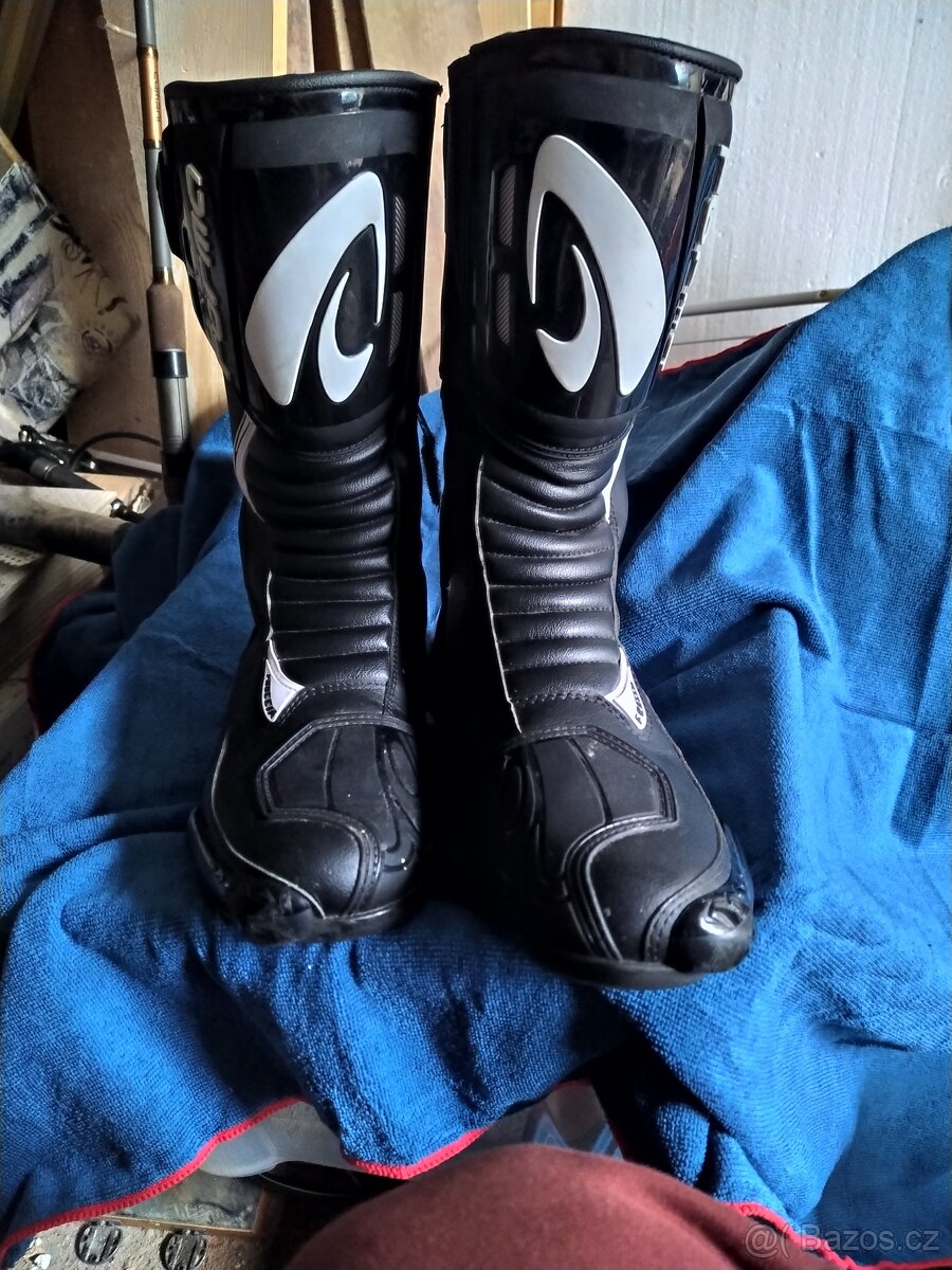 Prodám párkrát použité boty na moto - 4