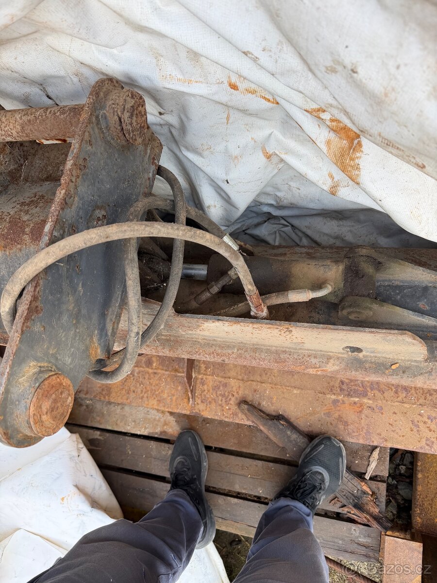 Hydraulická naklápěcí svahová JCB+45cm lžice - 4