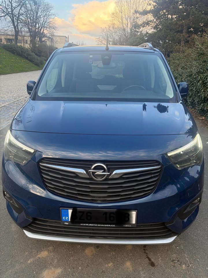 Opel Combo Life 1,2 turbo Benzín - 4