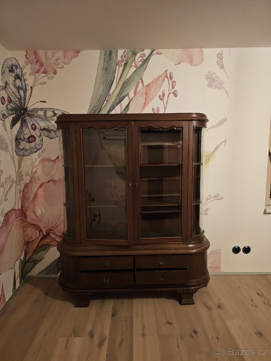 Starožitná skříň - 4