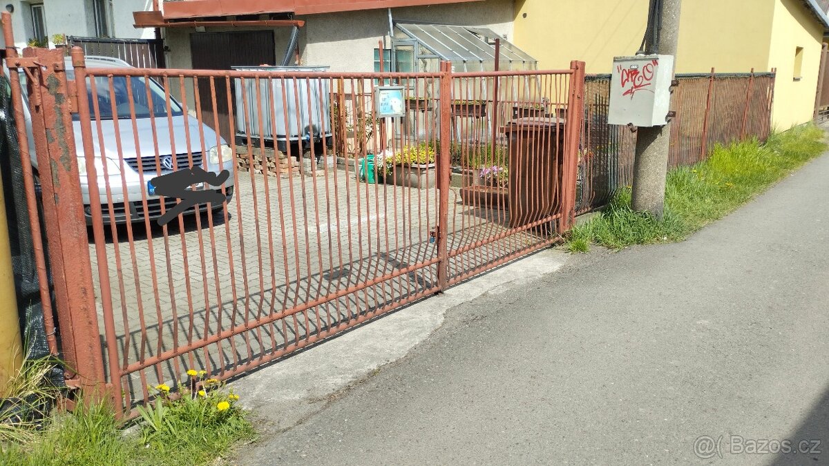 Vrata ,oplocení. - 4