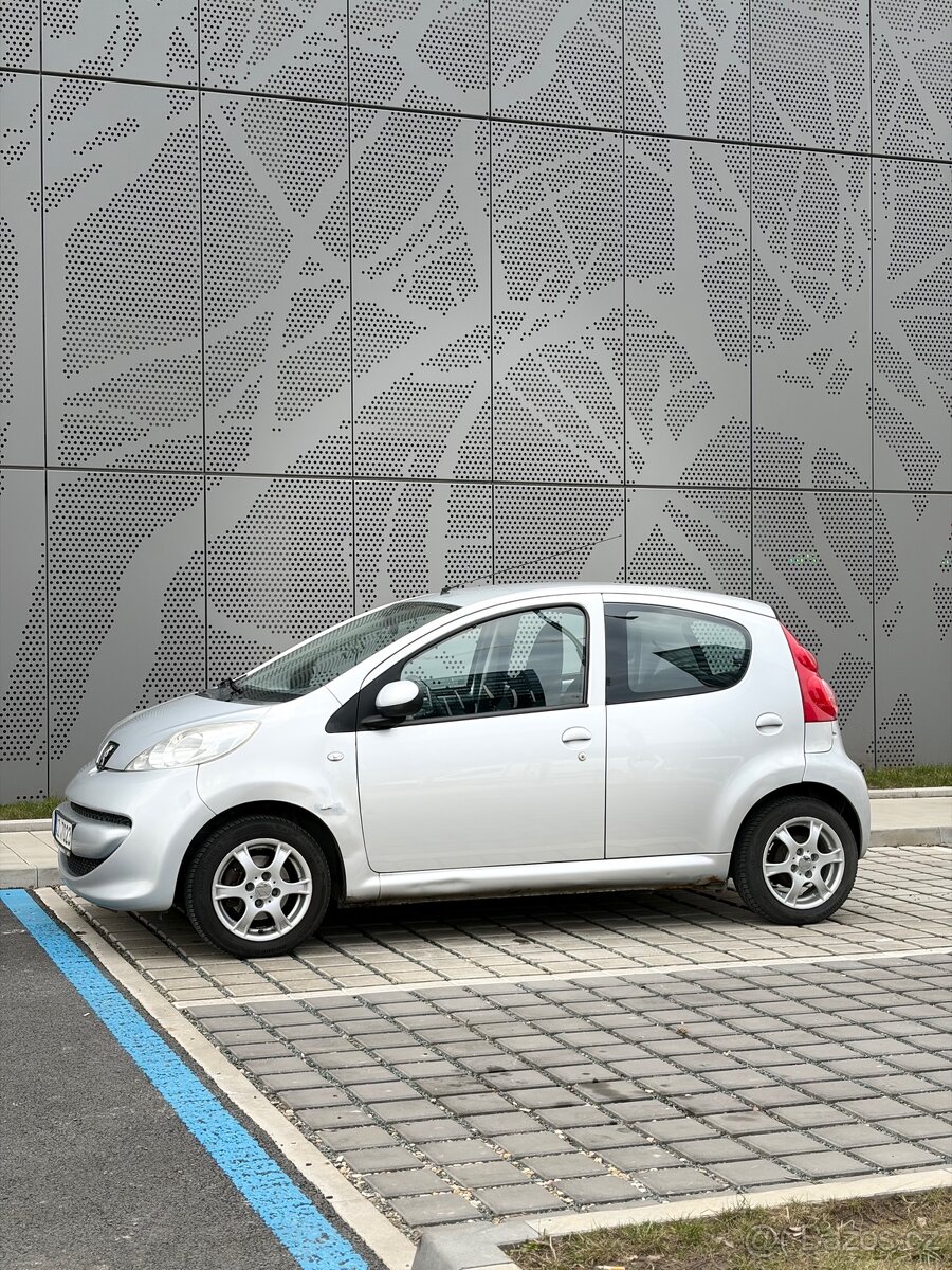 Peugeot 107, 1.0 , rok 2006 - 4